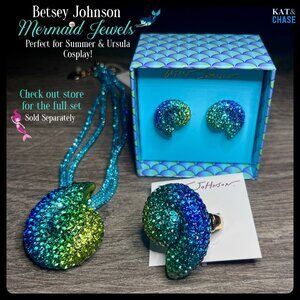 Betsey Johnson Mermaid Jewels Stretch Ring Conch Shell Blue Ombre Ursula Ariel